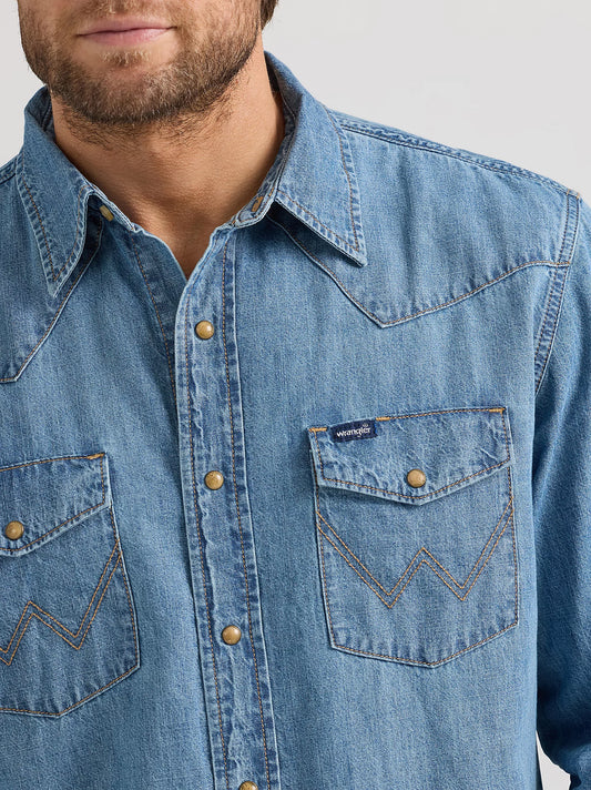 Wranglers Men's Light Wash Classic Denim Western Snap Shirt