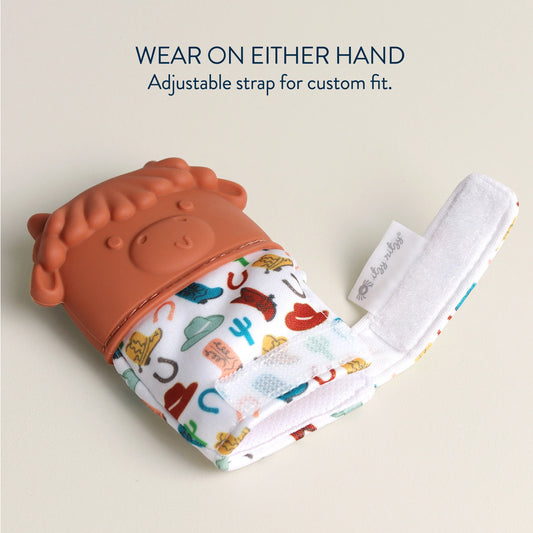 Itzy Wyatt The Highland Cow Teething Mitt