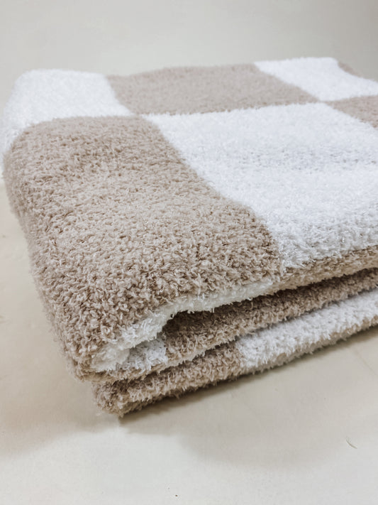 Checkered Fuzzy Blanket- 2 Colors
