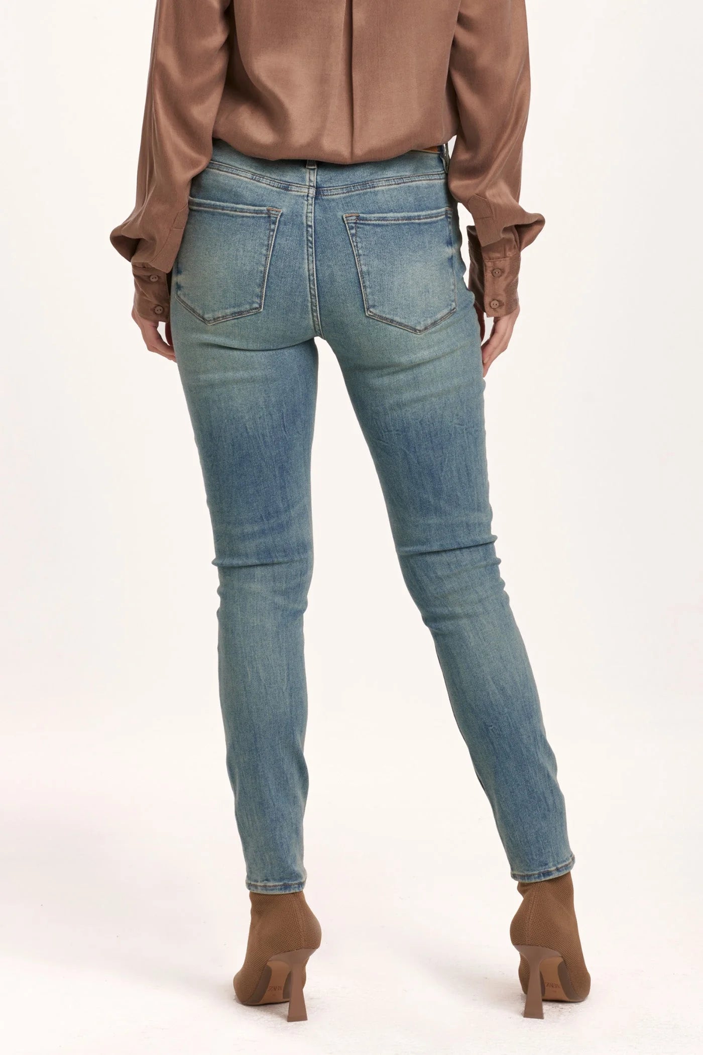 Gisele Mid Rise Pioneer Valley Skinny Jean