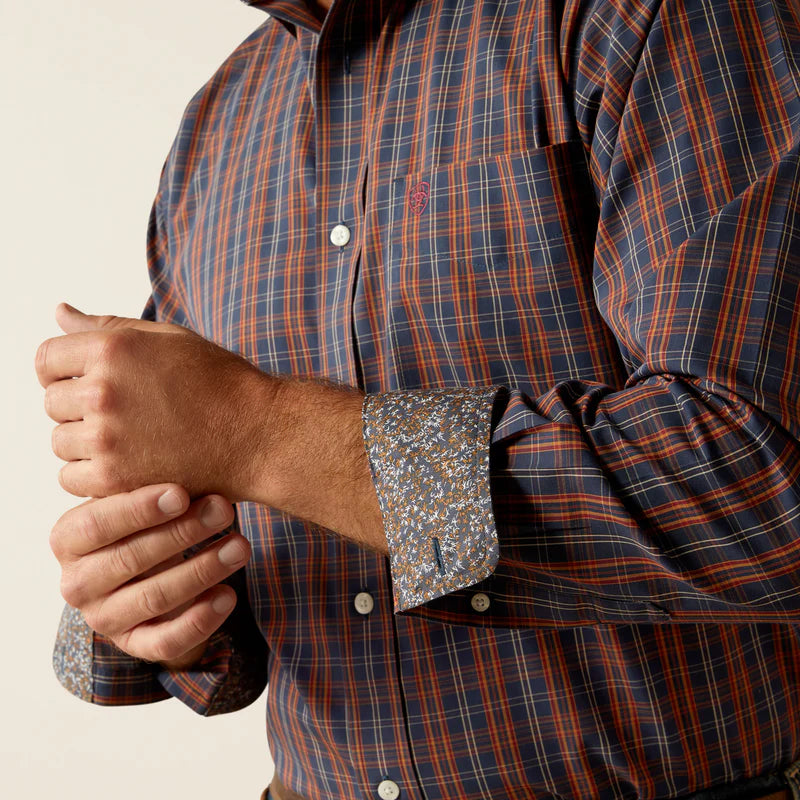 Men's Ariat Wrinkle Free Iker Button Down Shirt