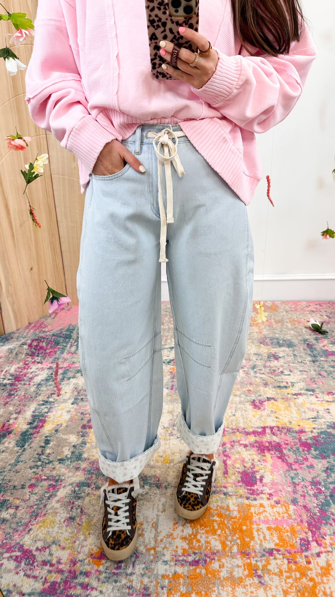 Making Appearances Light Denim Floral Hem Barrel Jeans – Dales