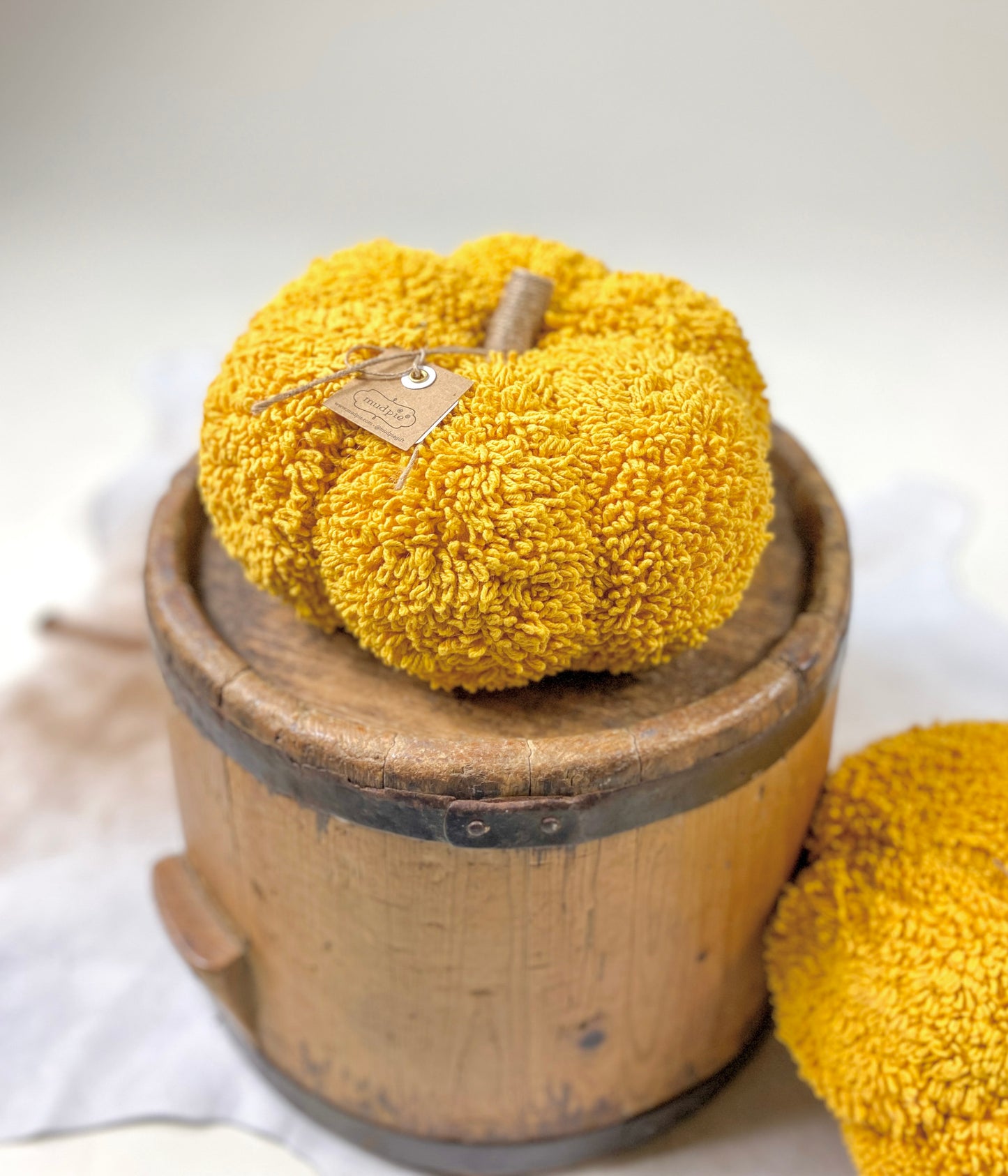 Small Tufting Pumpkin Sitter