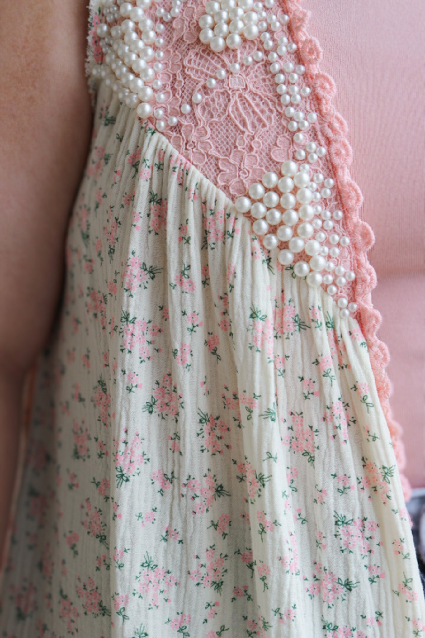 Early Blooms Pearl Pink Floral Sleeveless Cardigan