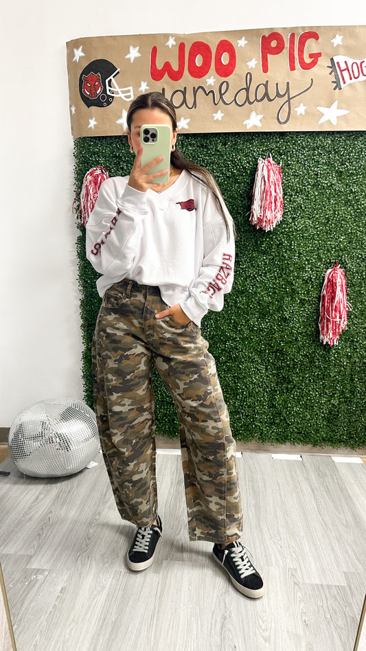 Crepe V-Neck White Razorback Sweatshirt