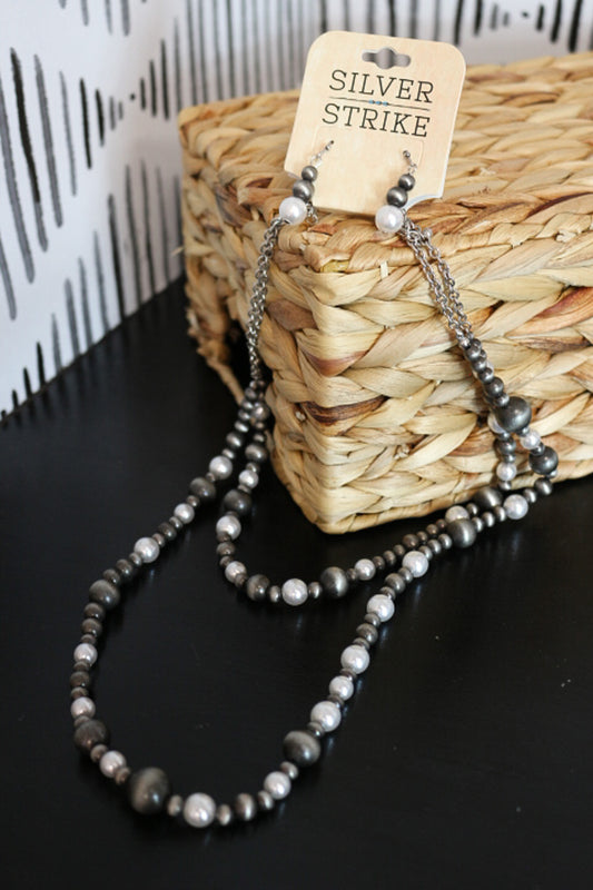 Women's Silver Strike White Beads & Pearls Earring & Necklace Set