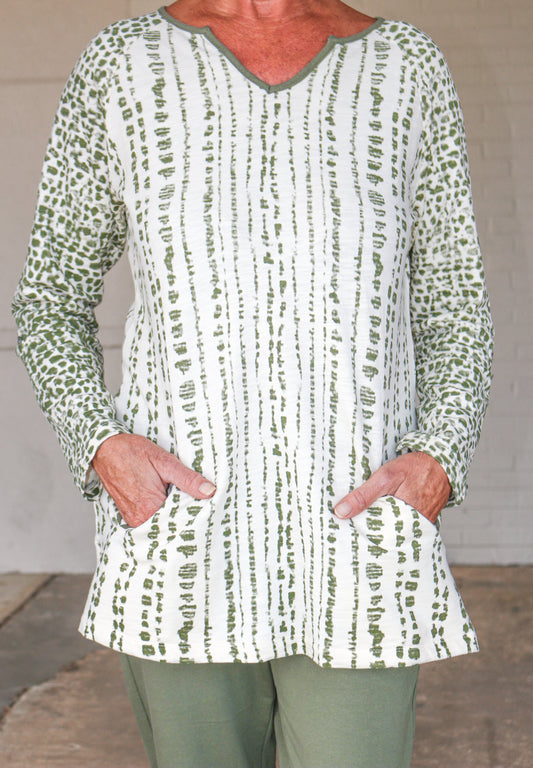 Wild Palms Green & Ivory V-Notch Abstract Pebble Top