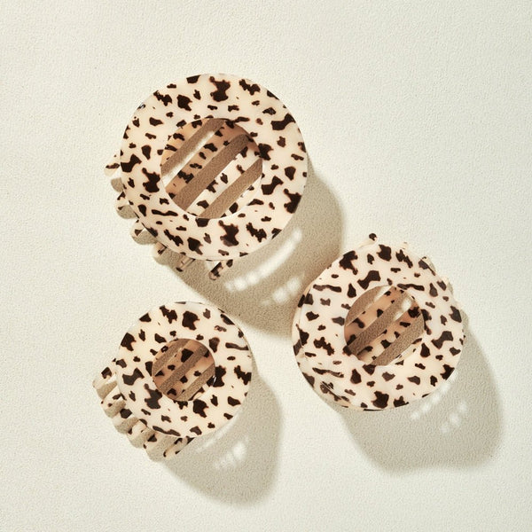 Teleties blonde tortoise flat circle clips in three sizes, large in focus