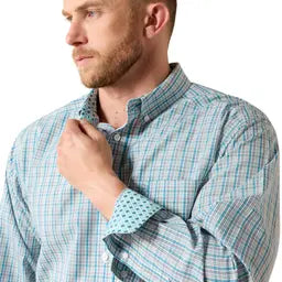 Ariat Men's Wrinkle Free Antonio Angel Blue Classic Fit Shirt