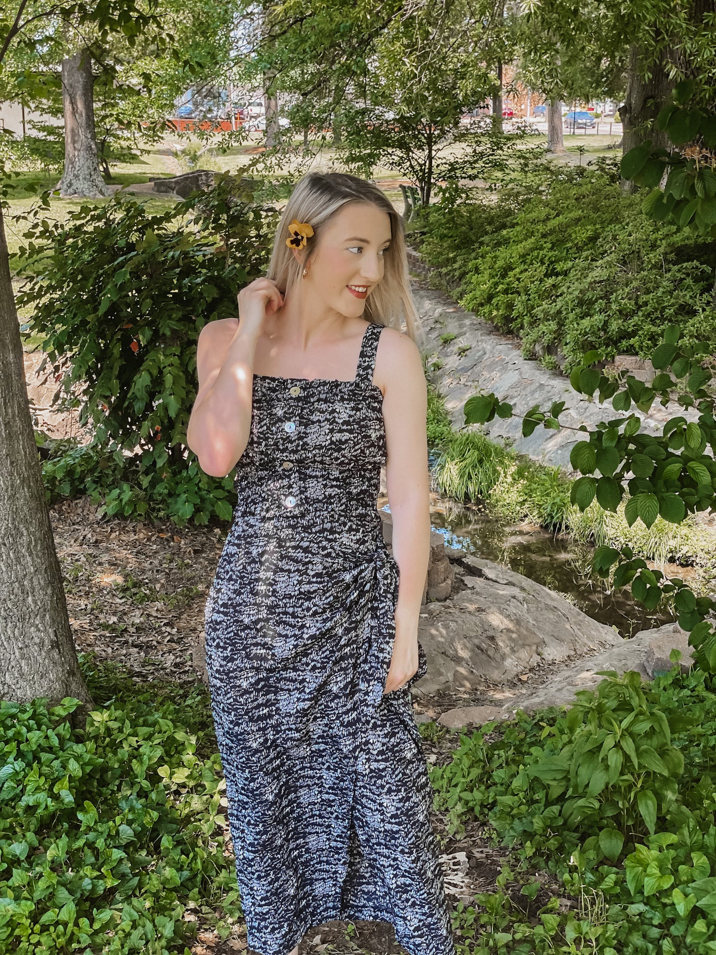 Get The Idea Black Button Up Tank Top