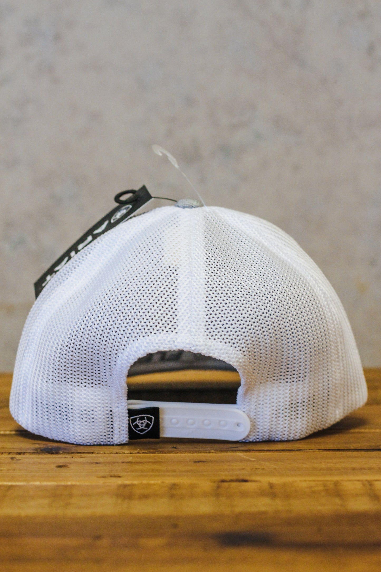 Ariat Men's Logo Mesh Logo Snapback Hat