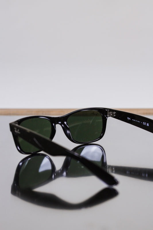 New Wayfarer Classic Black & Green Ray Ban Sunglasses