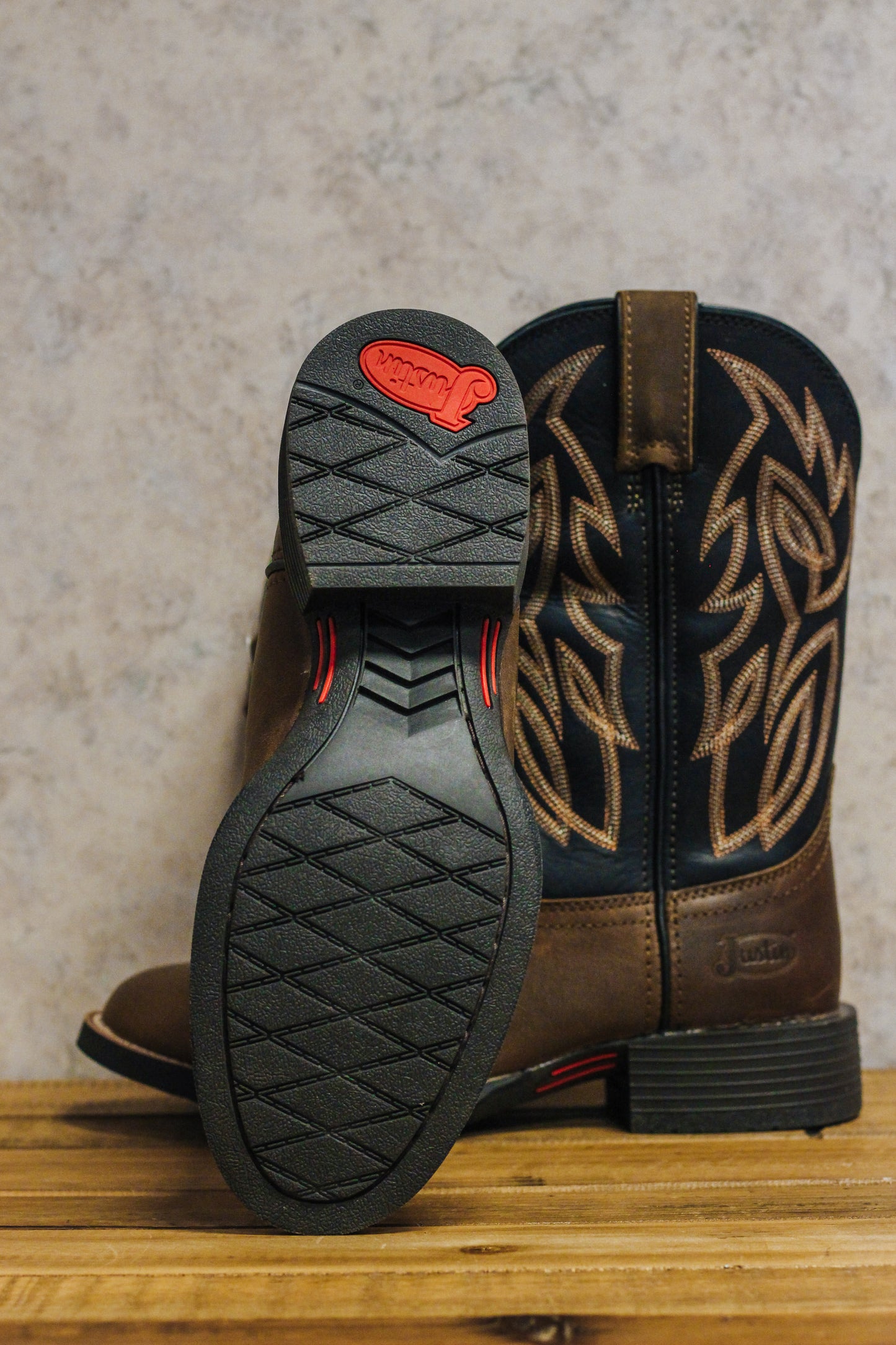 Justin - Mens Rendon Round Toe Western Boot