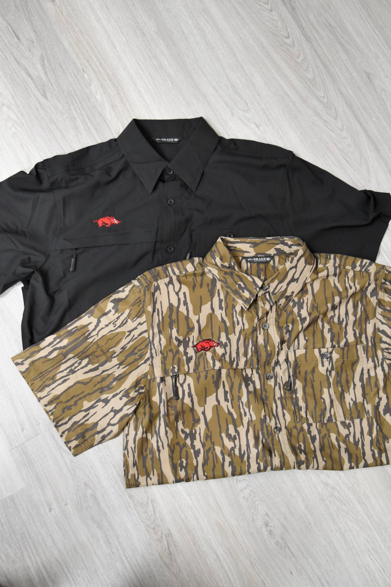 Drake Men's 8-Shot Flyweight Shirt With Razorback Logo - 2 Colors