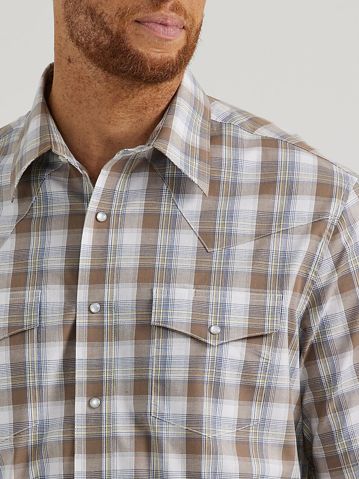 Wrangler Men's Wrinkle Resist Short Sleeve Snap Plaid Shirt- Greige