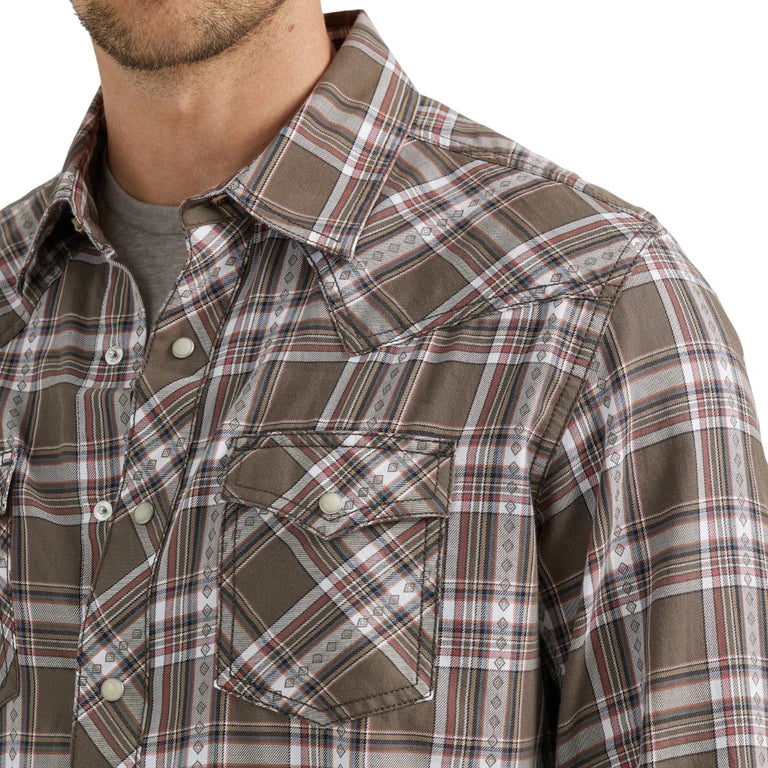 Wrangler Men's Hardwood Brown Plaid Retro Premium Western Snap Shirt