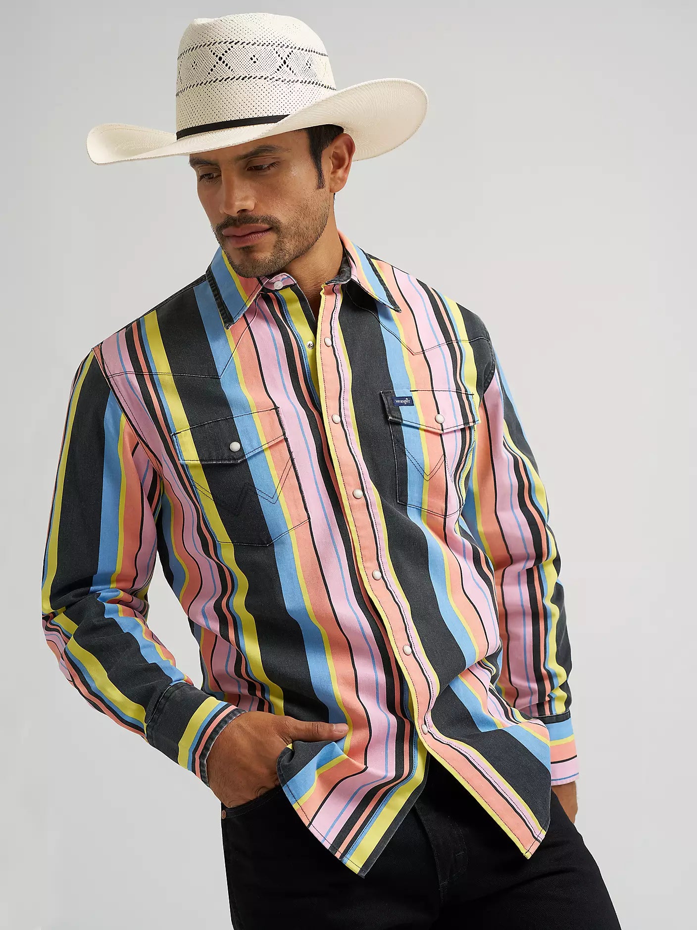 Wrangler Men's Vintage Brushpopper Western Candy Stripe Shirt