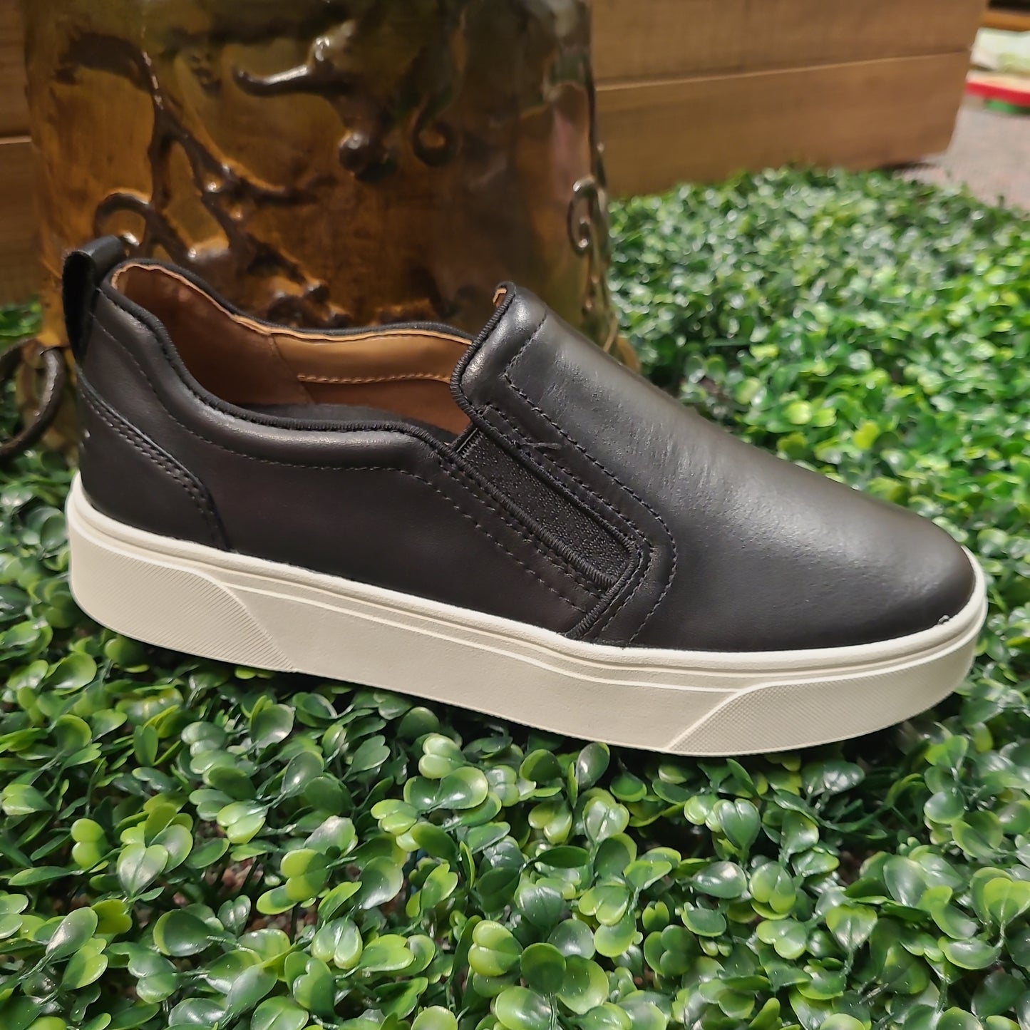Black Leather Vionic Sneaker