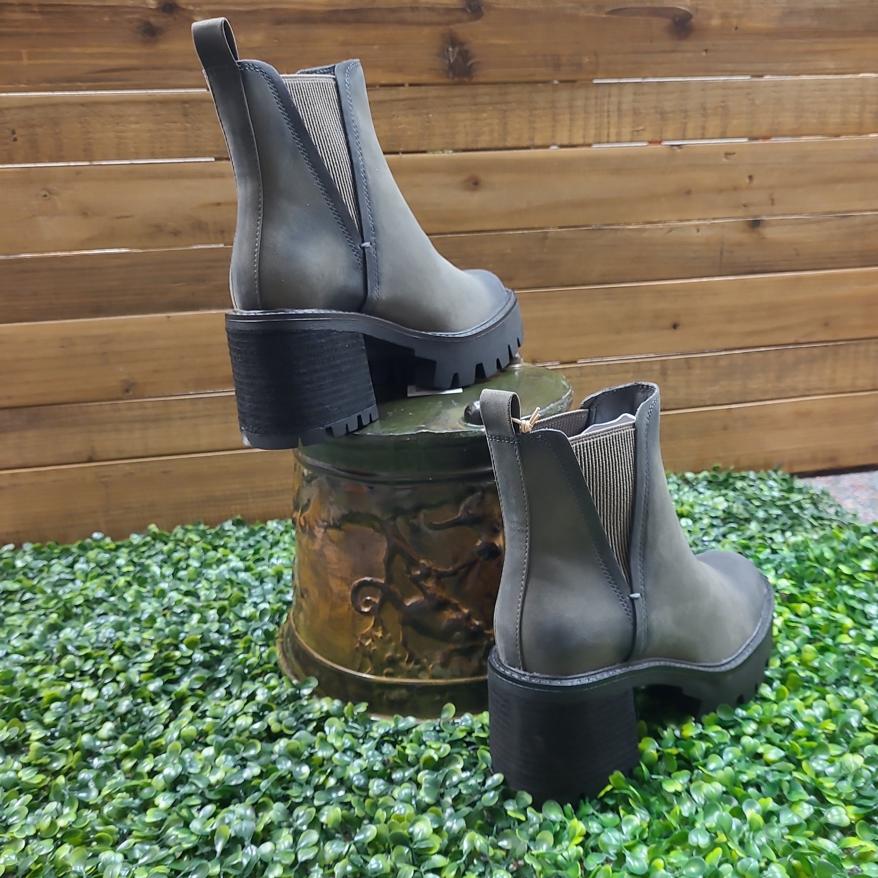 Mia 2024 wedge booties