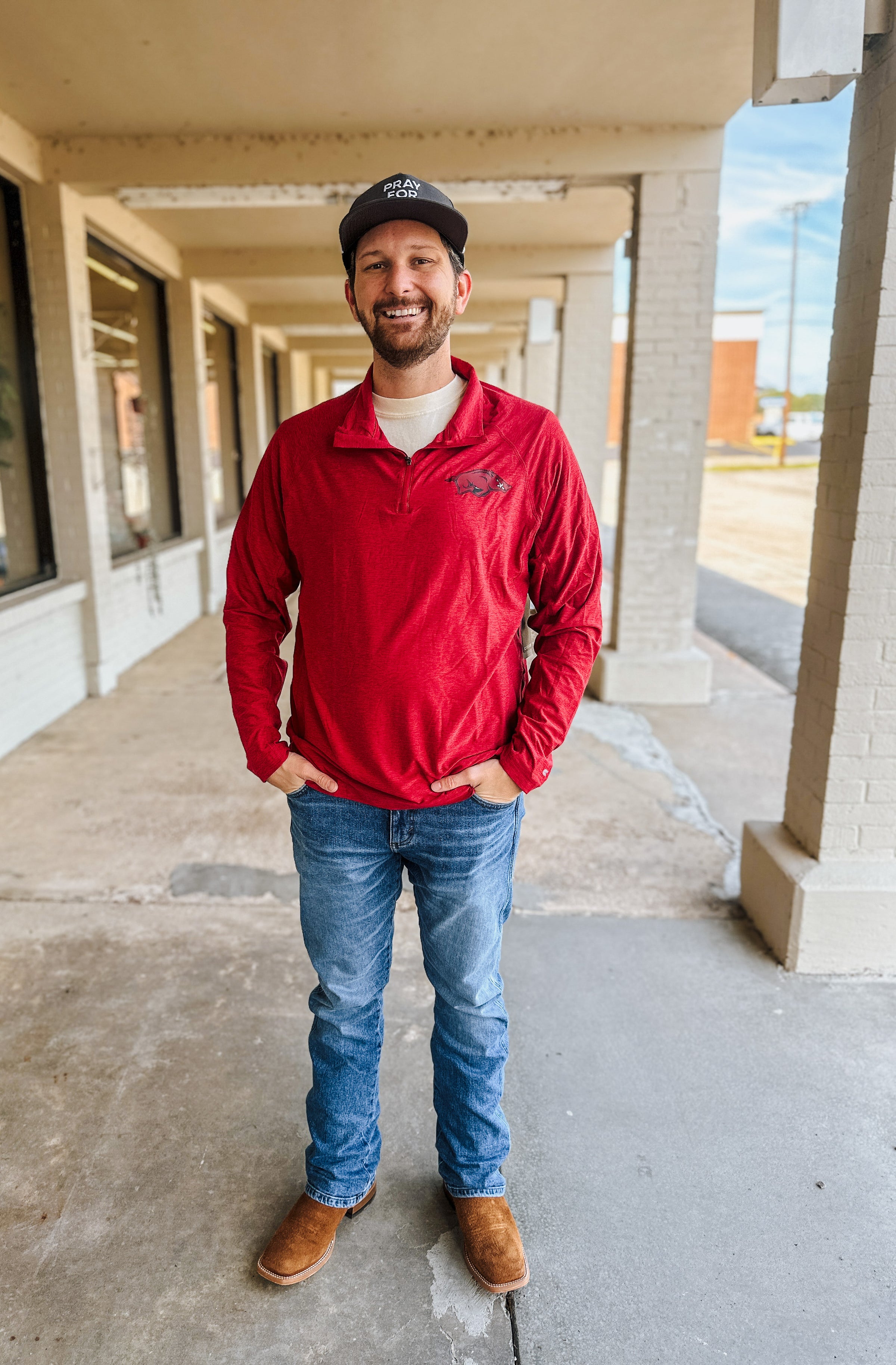 Mens Red Razorback Pullover – Dales Clothing Inc