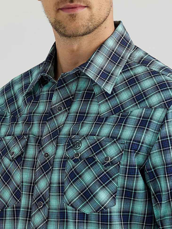 Men's Wrangler Retro® Long Sleeve Sawtooth Snap Pocket Western Shirt