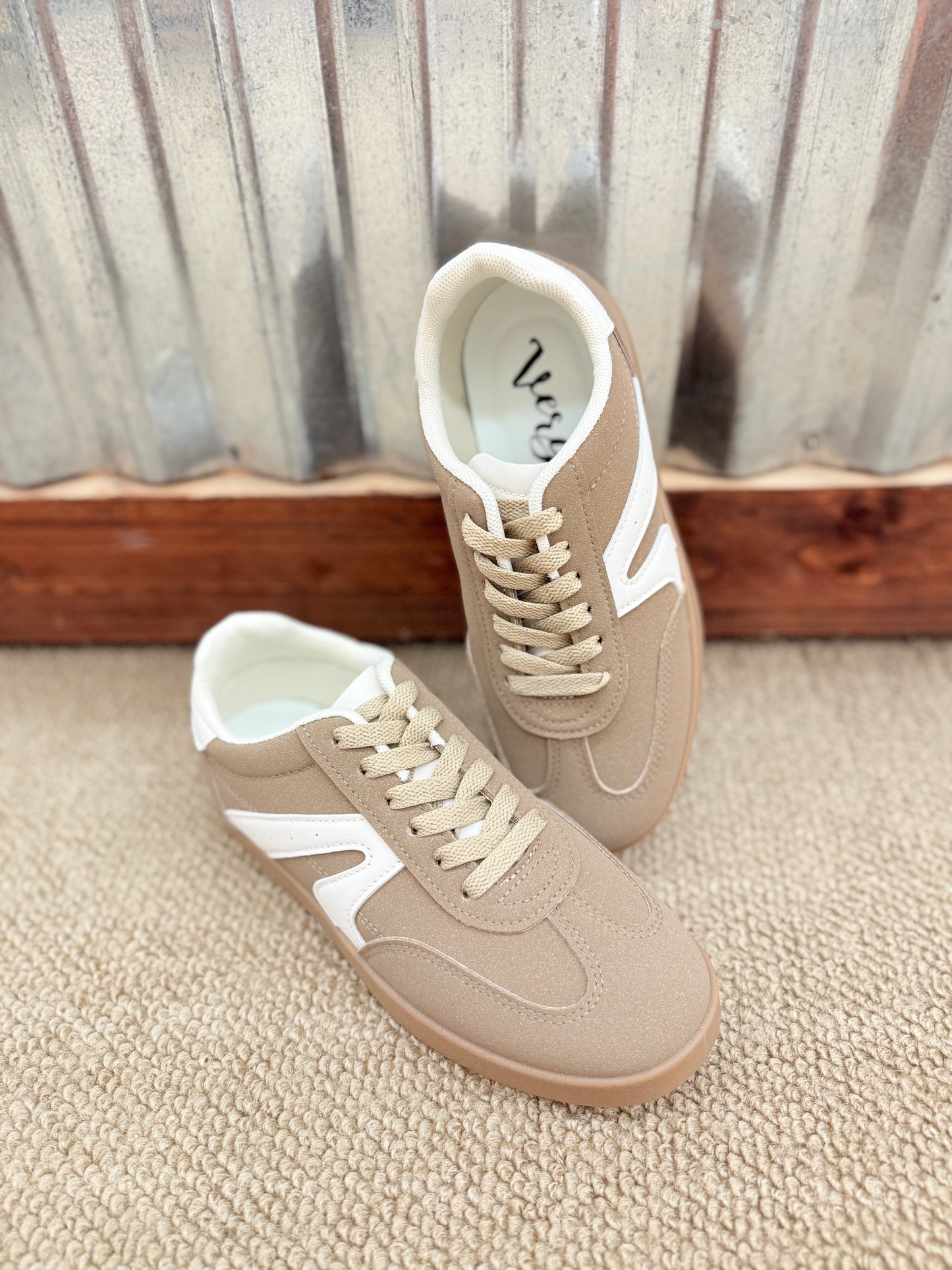 Retro Sneaker - 2 Colors
