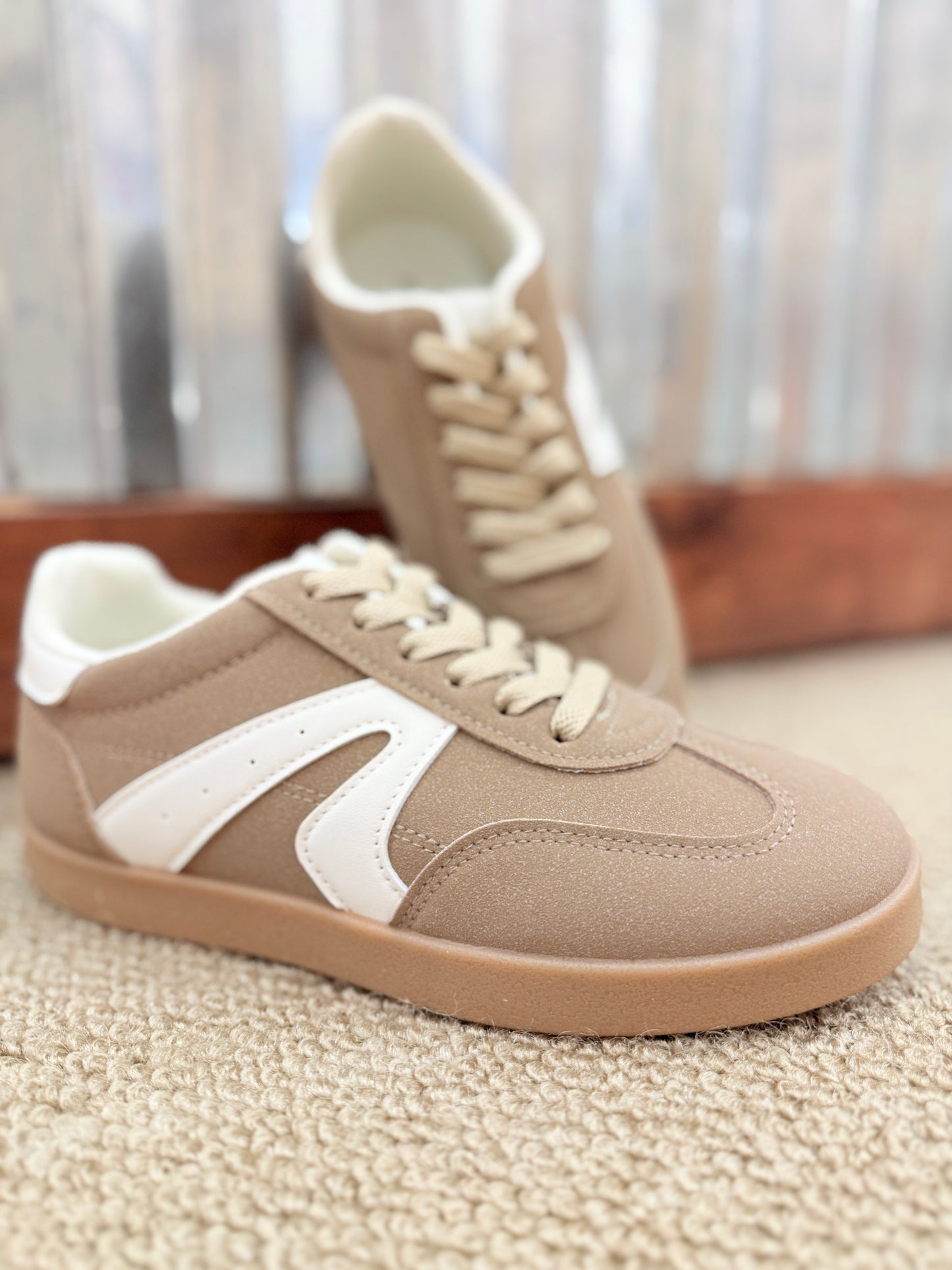 Retro Sneaker - 2 Colors