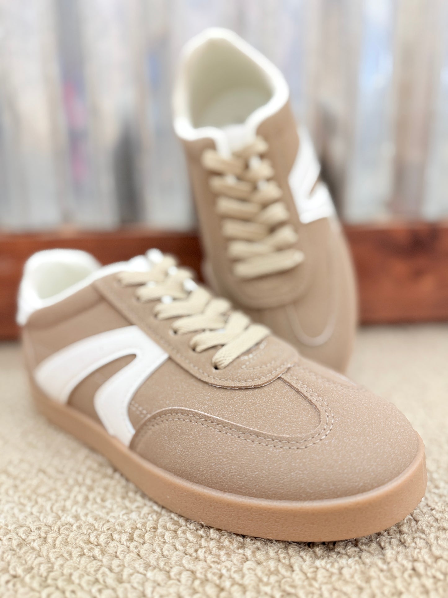 Retro Sneaker - 2 Colors