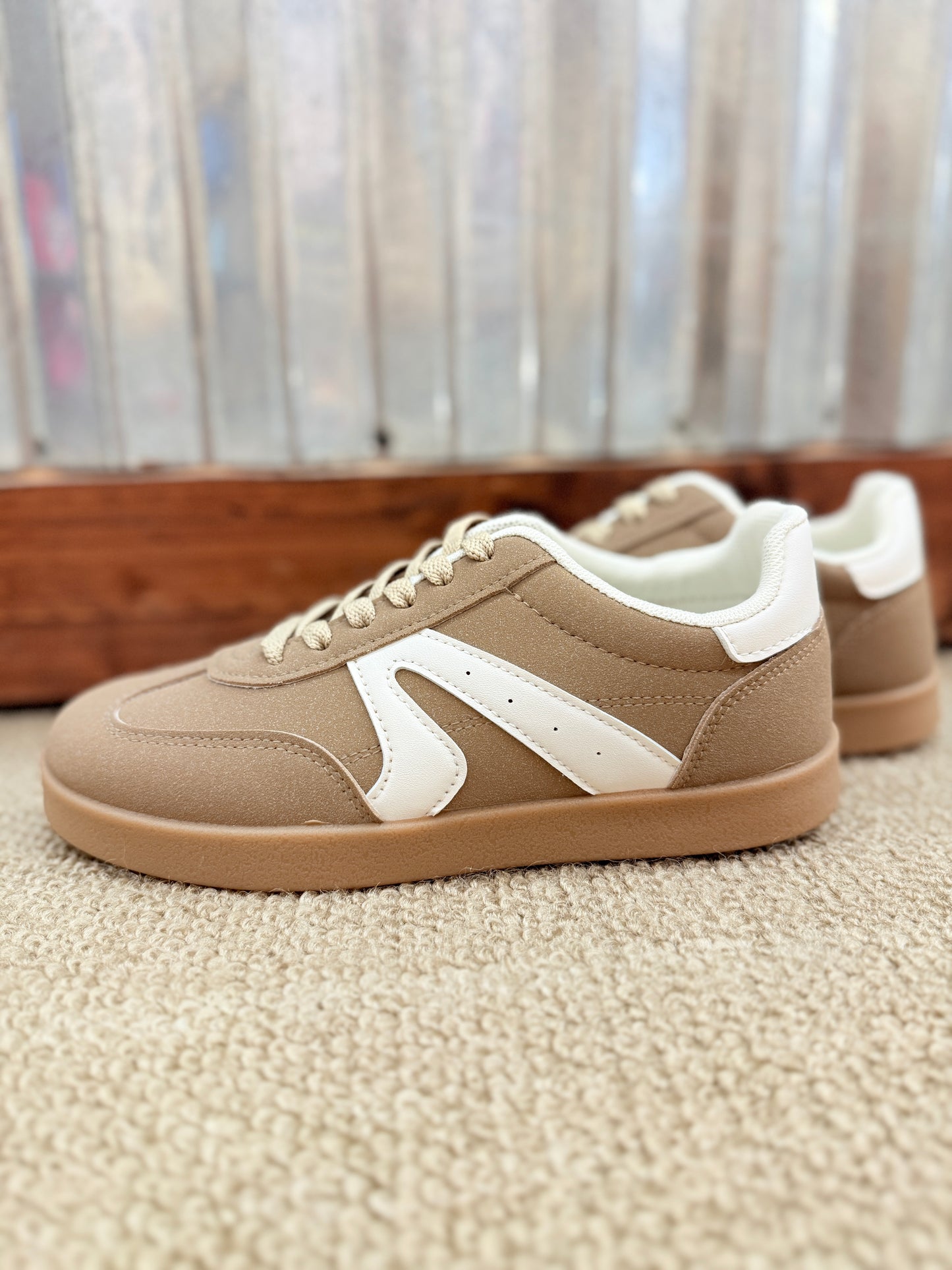 Retro Sneaker - 2 Colors
