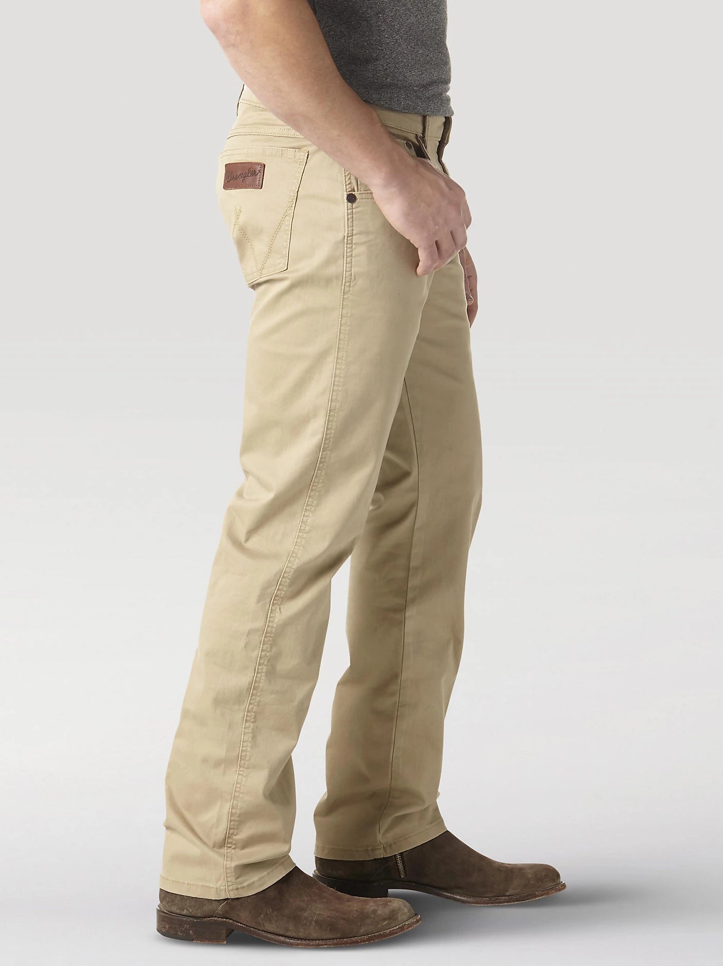 Wrangler Men's Fawn Khaki Retro Slim Fit Straight Leg Pant