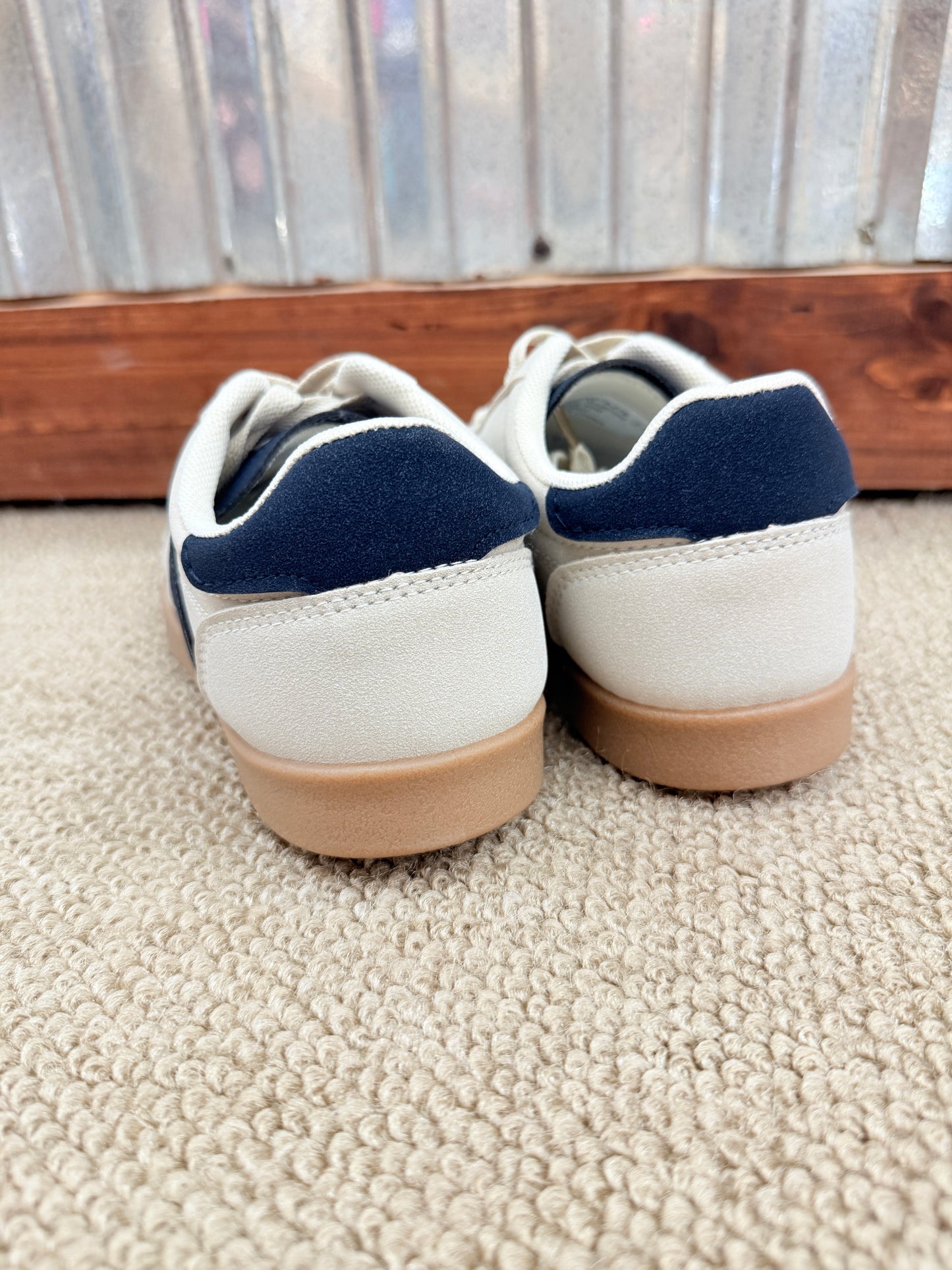 Retro Sneaker - 2 Colors