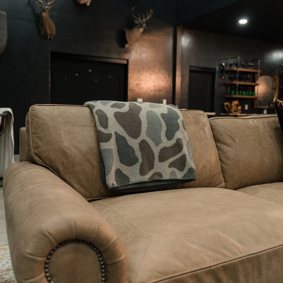 Burlebo Sherpa Blanket - 2 Colors