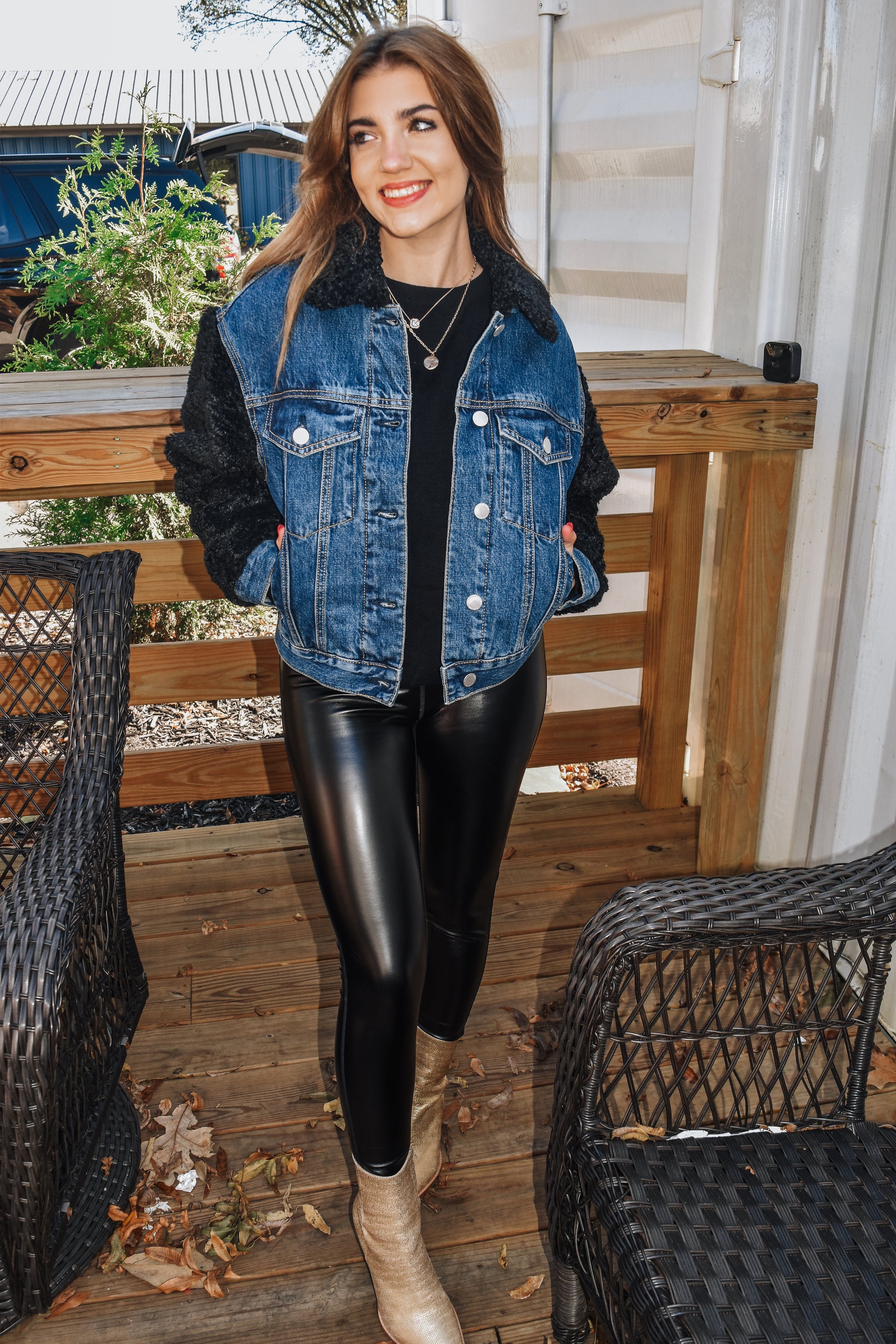 Outfit Ideas for Faux Leather Leggings - Pinteresting Plans  Outfits with  leggings, Faux leather leggings outfit, Black leather leggings outfit