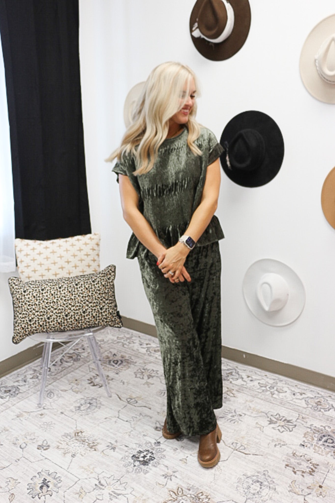 Sweet Smiles Velvet Pants -2 Colors