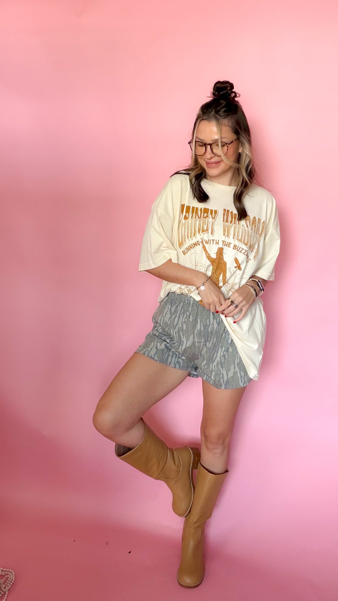Wrangler X Lainey Wilson Cream Buzzards Tee – Dales Clothing Inc