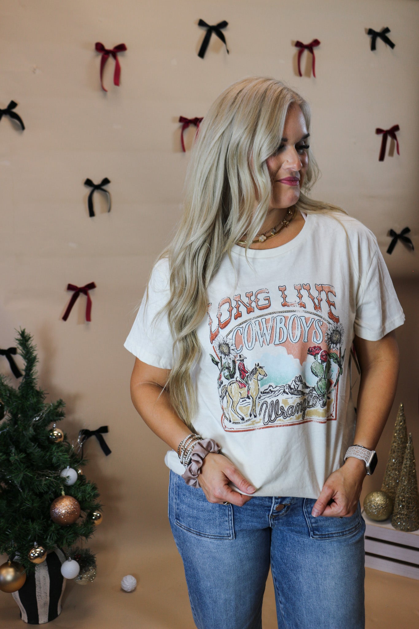 Women's Wrangler White Long Live Graphic Tee