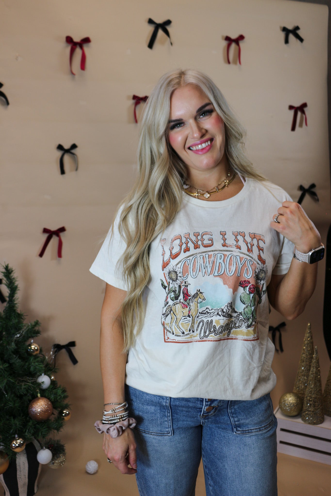 Women's Wrangler White Long Live Graphic Tee