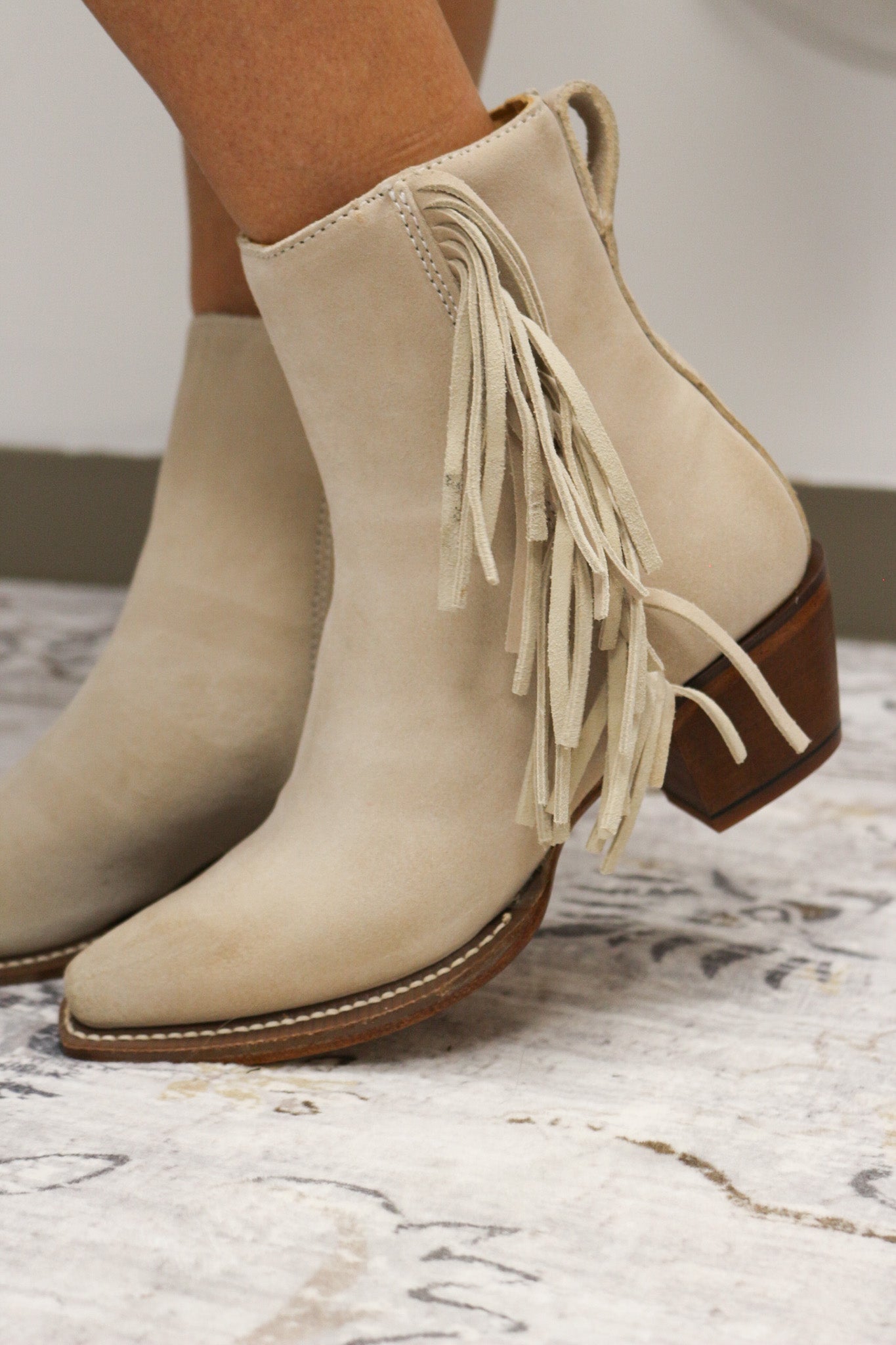 Women's Justin Ivory Suede Fringe Boot