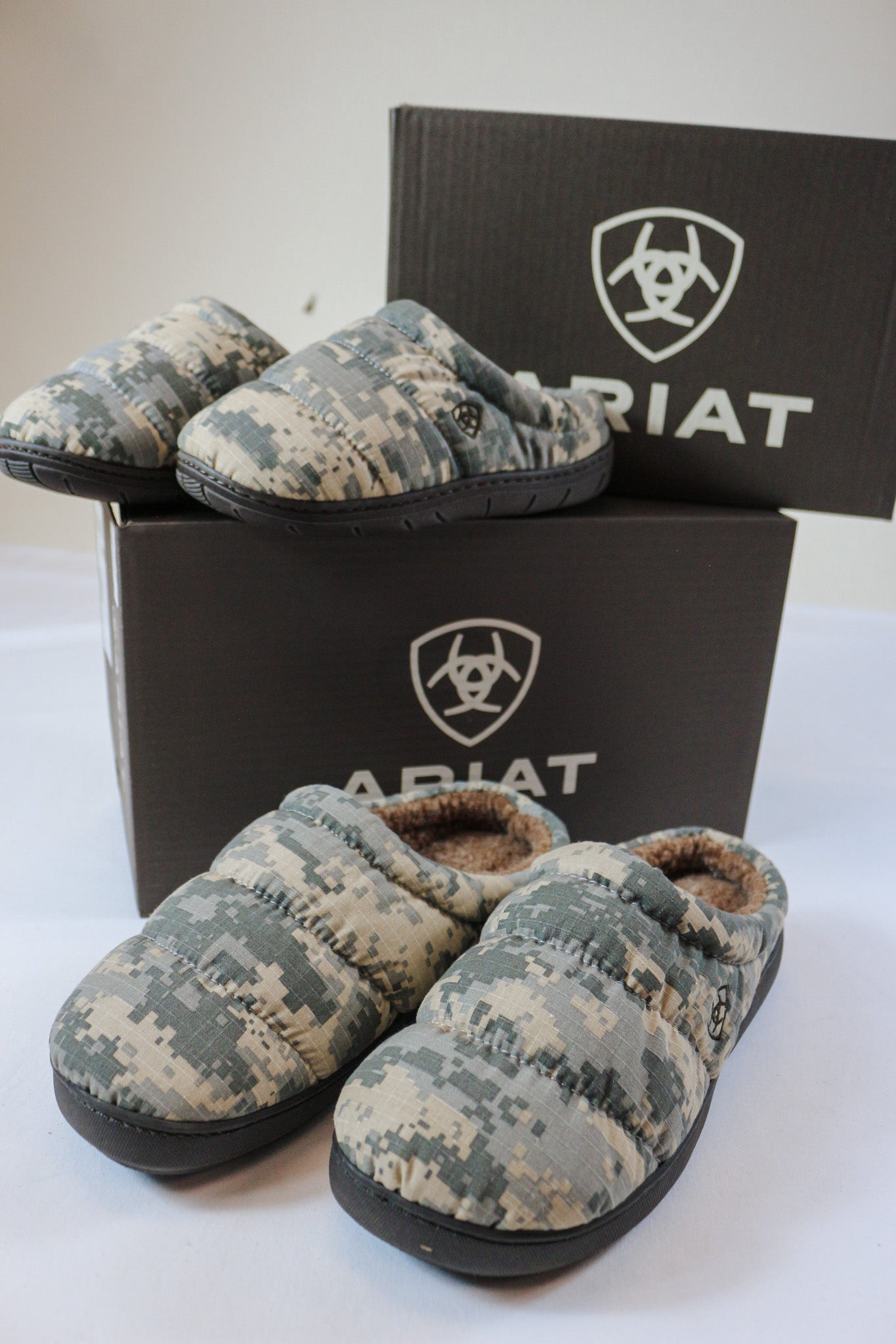 Boy's Camo Crius Clog Ariat Slipper