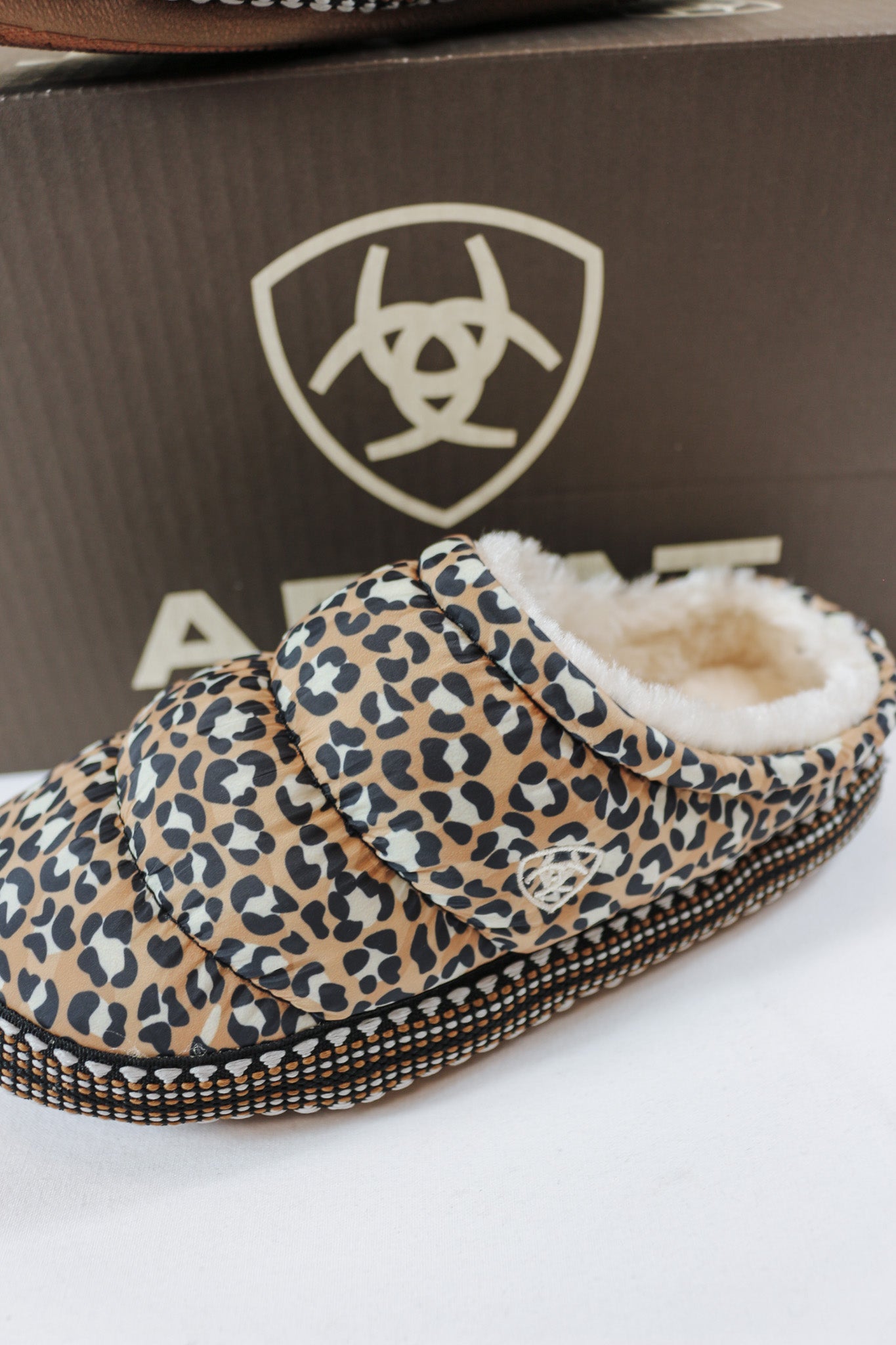 Girl's Leopard Crius Clog Ariat Slipper