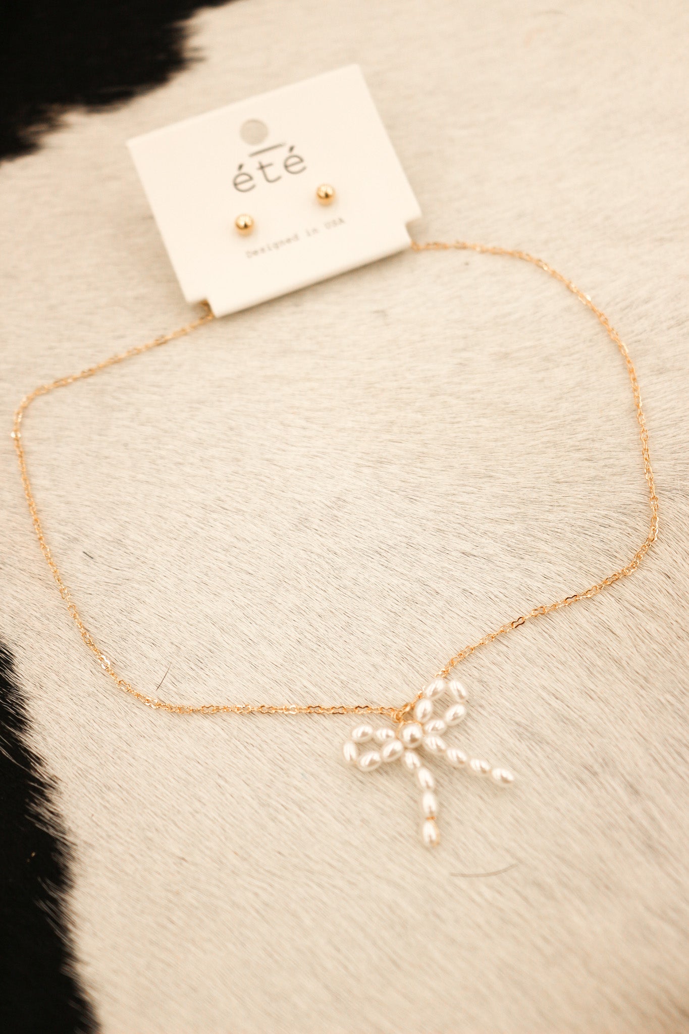 Pearl Bow Dangle Necklace