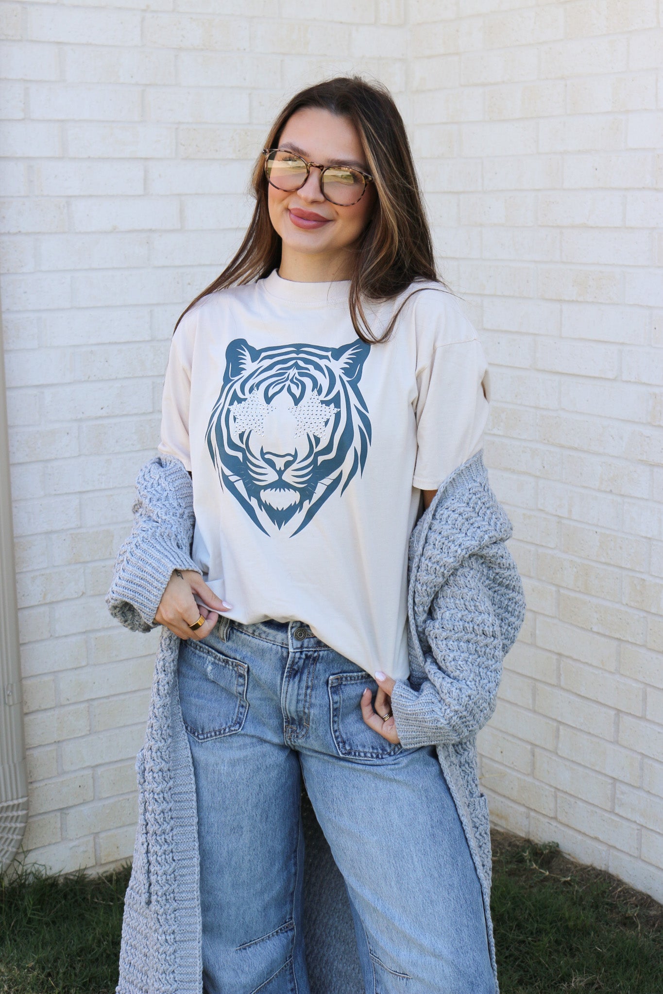 Tiger Star Eyes Cream Graphic Tee
