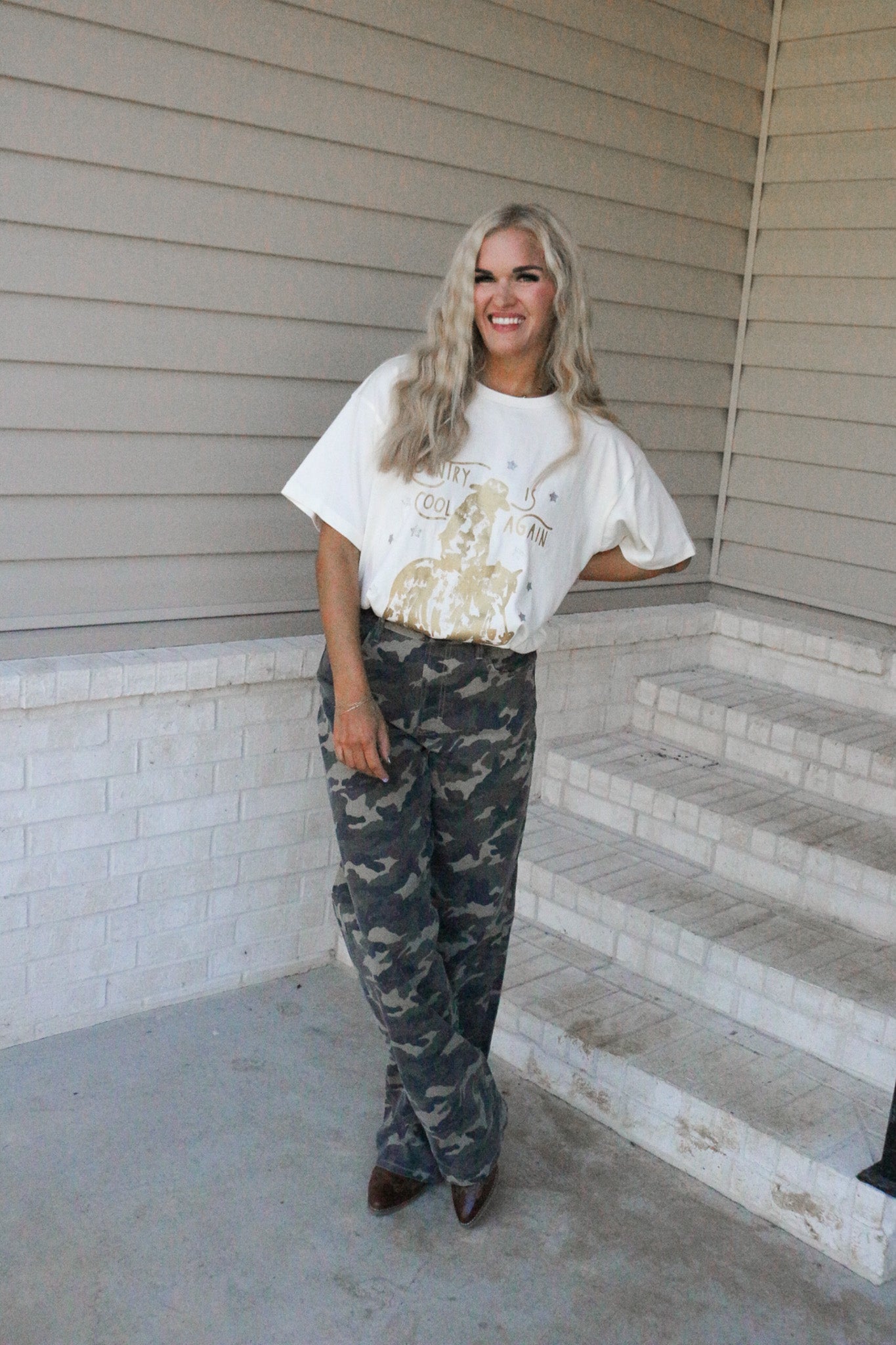 Wrangler Lainey Wilson Cream Country Cool Tee