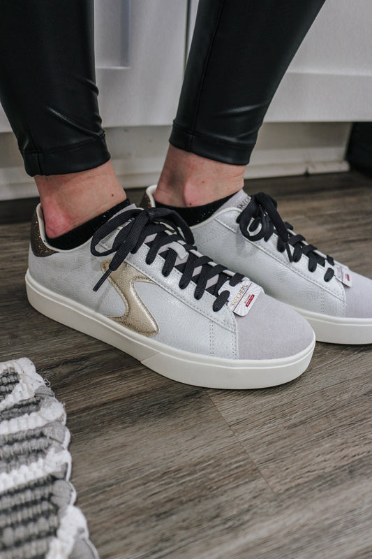 Eden Grey & Black Sneaker By Skechers