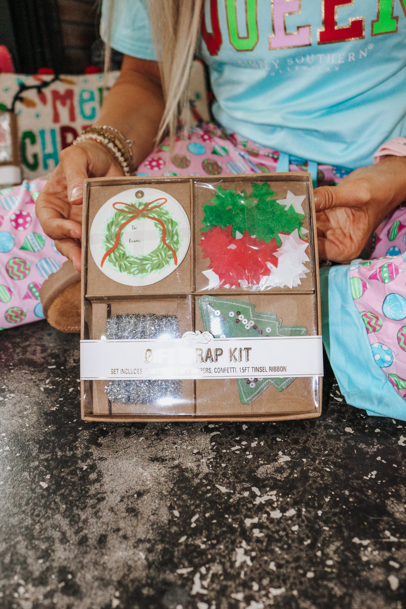 Christmas Wreath Green Gift Wrap Kit