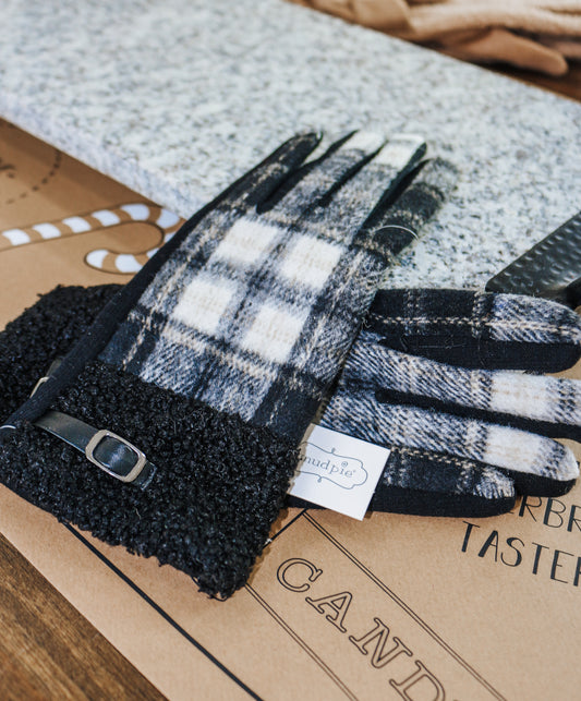 Black & White Plaid Fleece Gloves