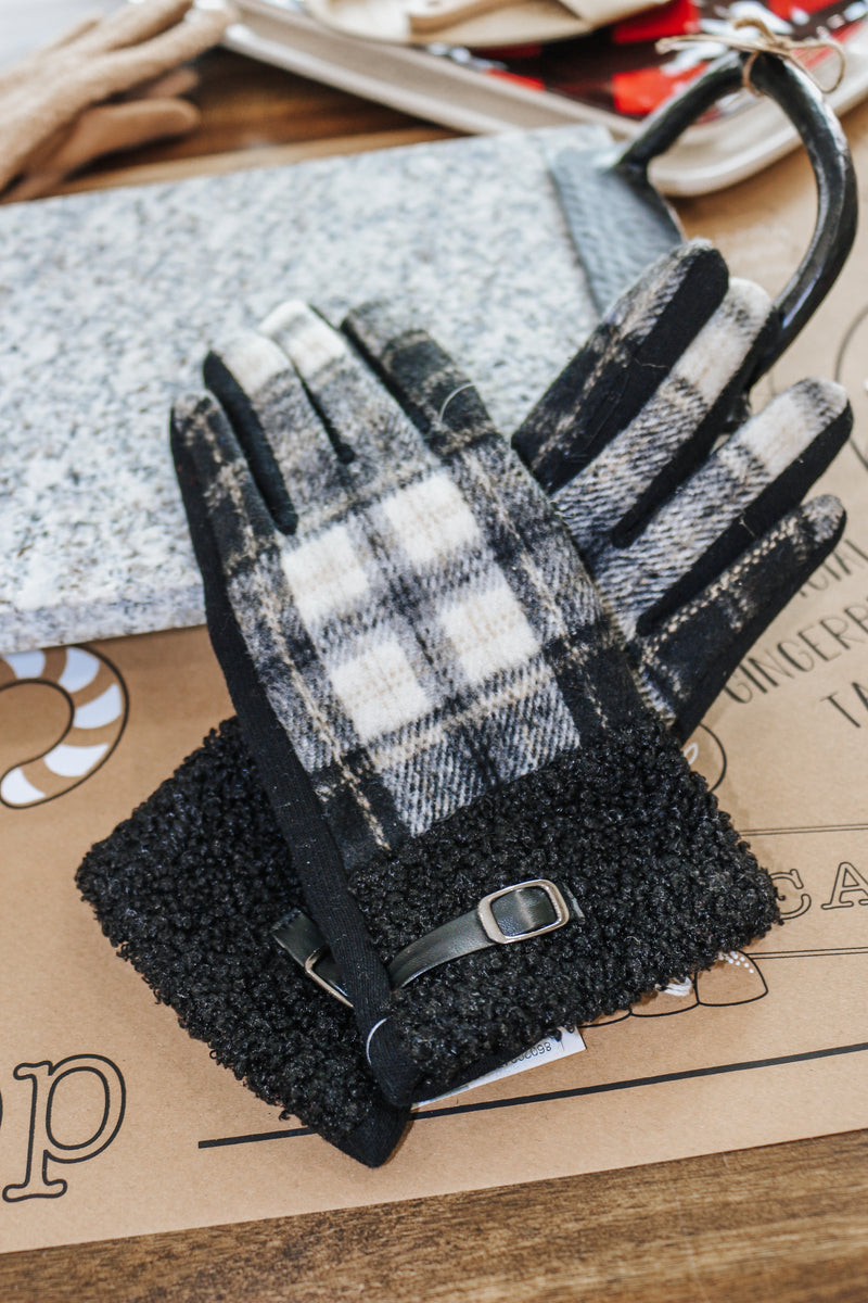 Black & White Plaid Fleece Gloves