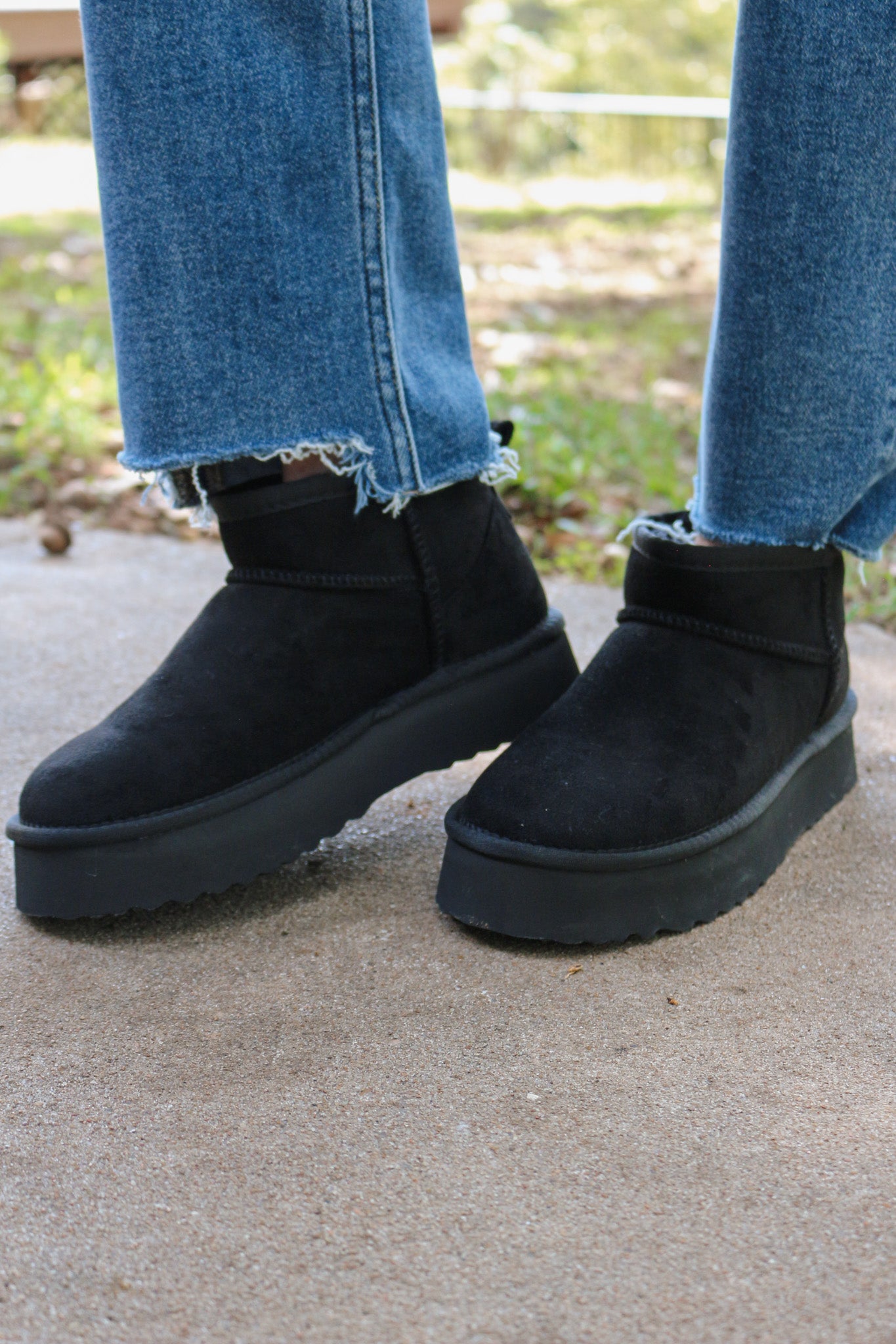 Breckenridge Black Suede Matisse Booties