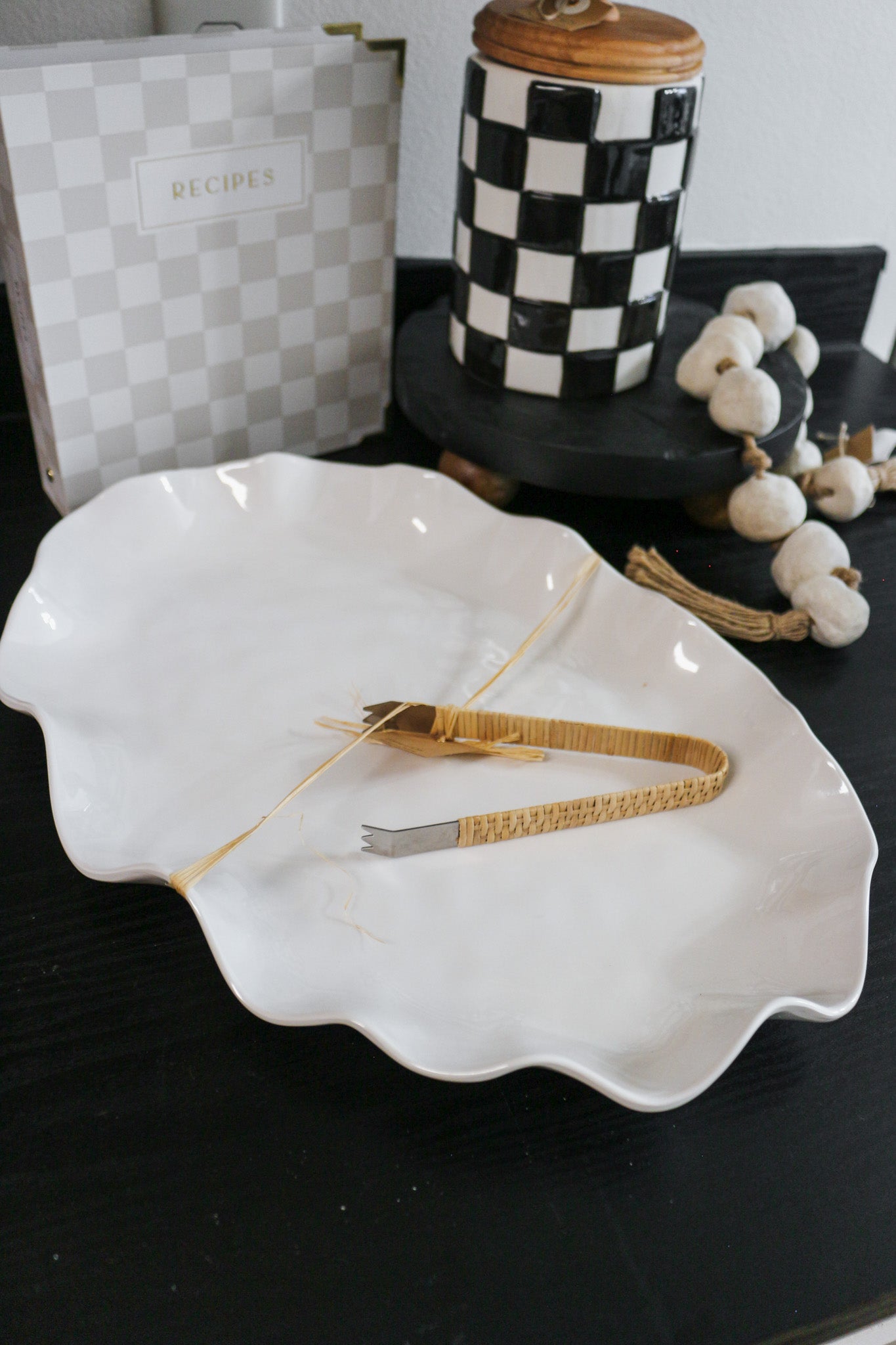 White Ruffle Melamine Platter Set