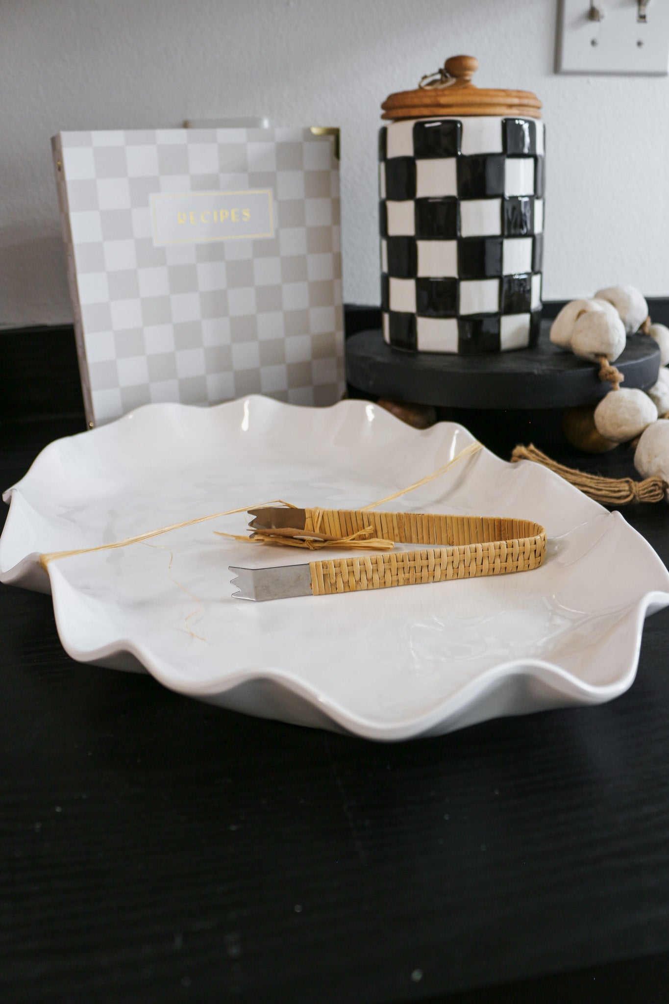 White Ruffle Melamine Platter Set